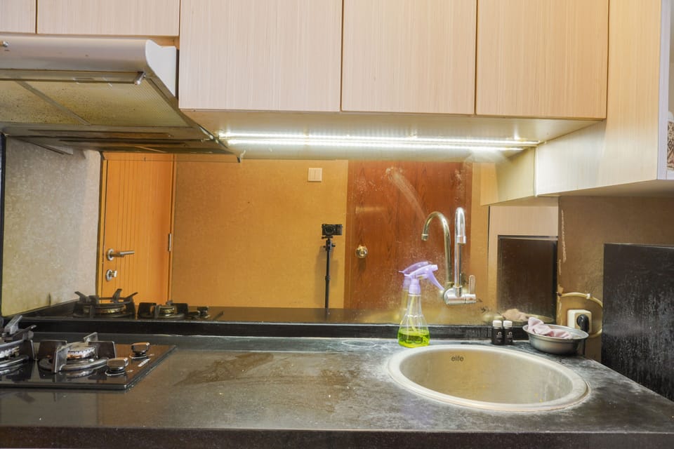 Studio | Private kitchen | Fridge, stovetop, cookware/dishes/utensils