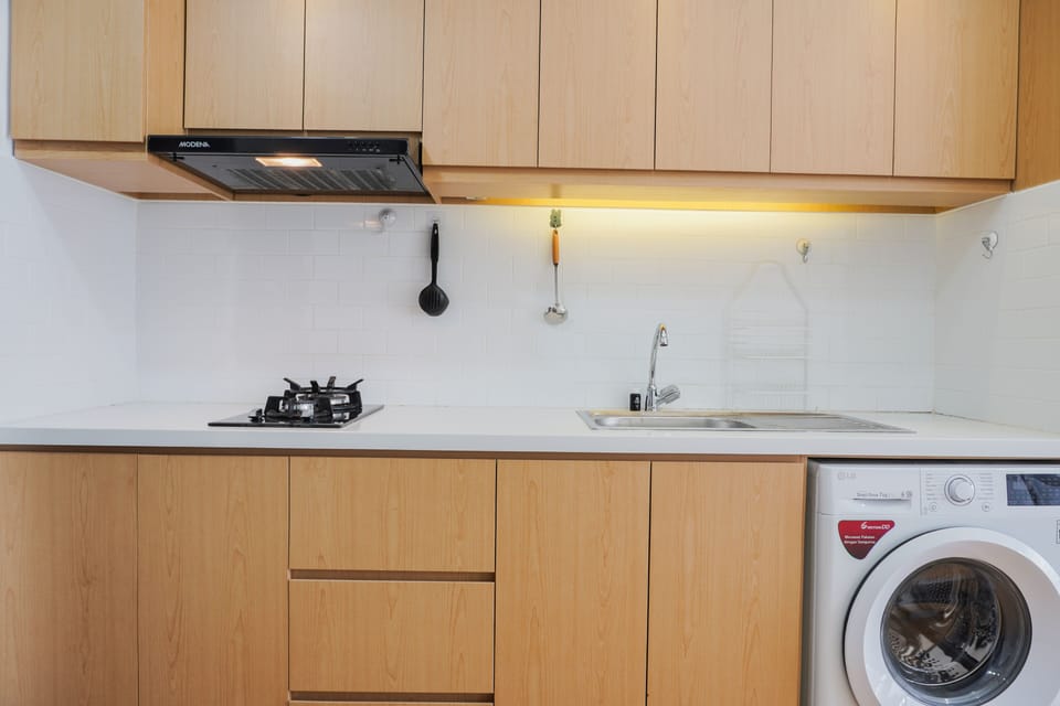 Studio | Private kitchen | Fridge, microwave, stovetop, electric kettle