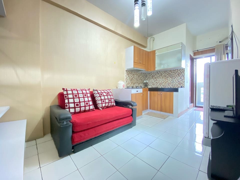 Apartment, 2 Bedrooms | Living area | TV