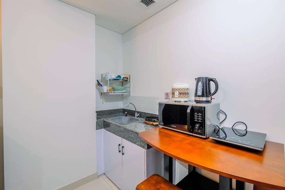 Apartment, 2 Bedrooms | Private kitchen | Fridge, stovetop, cookware/dishes/utensils