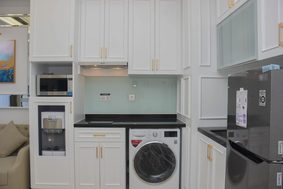 Apartment, 2 Bedrooms | Private kitchen | Fridge, stovetop, cookware/dishes/utensils