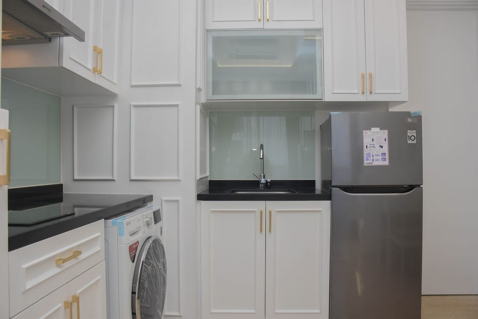 Apartment, 2 Bedrooms | Private kitchen | Fridge, stovetop, cookware/dishes/utensils