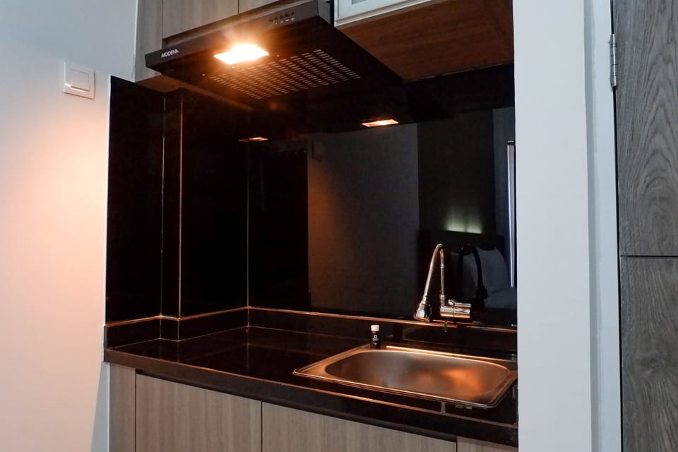 Studio | Private kitchen | Fridge, stovetop, cookware/dishes/utensils