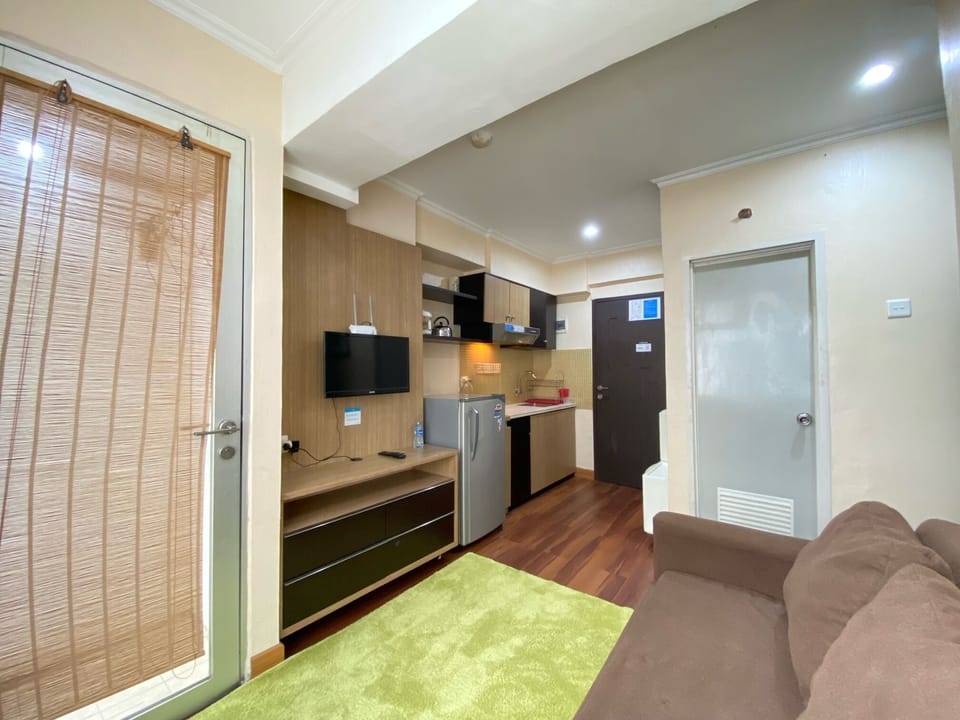 Apartment, 2 Bedrooms | Living area | TV