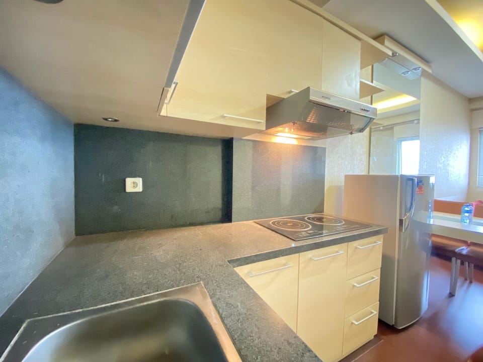 Apartment, 2 Bedrooms | Private kitchen | Fridge, stovetop, cookware/dishes/utensils