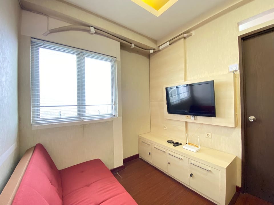 Apartment, 2 Bedrooms | Living area | TV