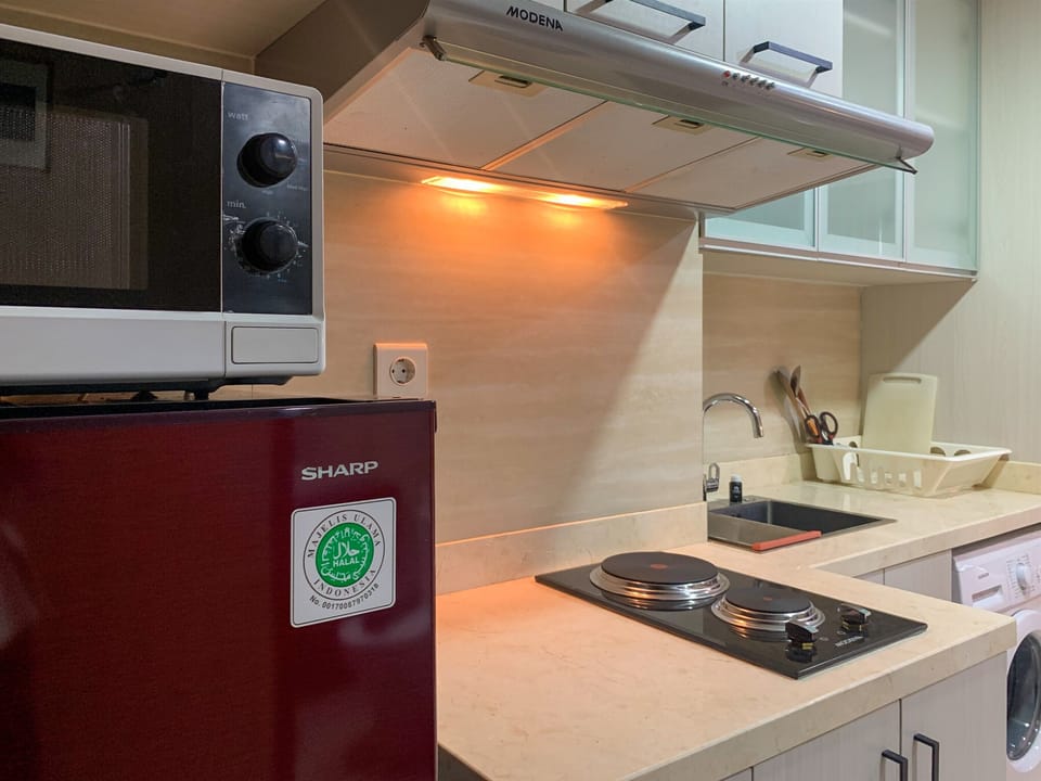 Studio | Private kitchen | Fridge, stovetop, cookware/dishes/utensils