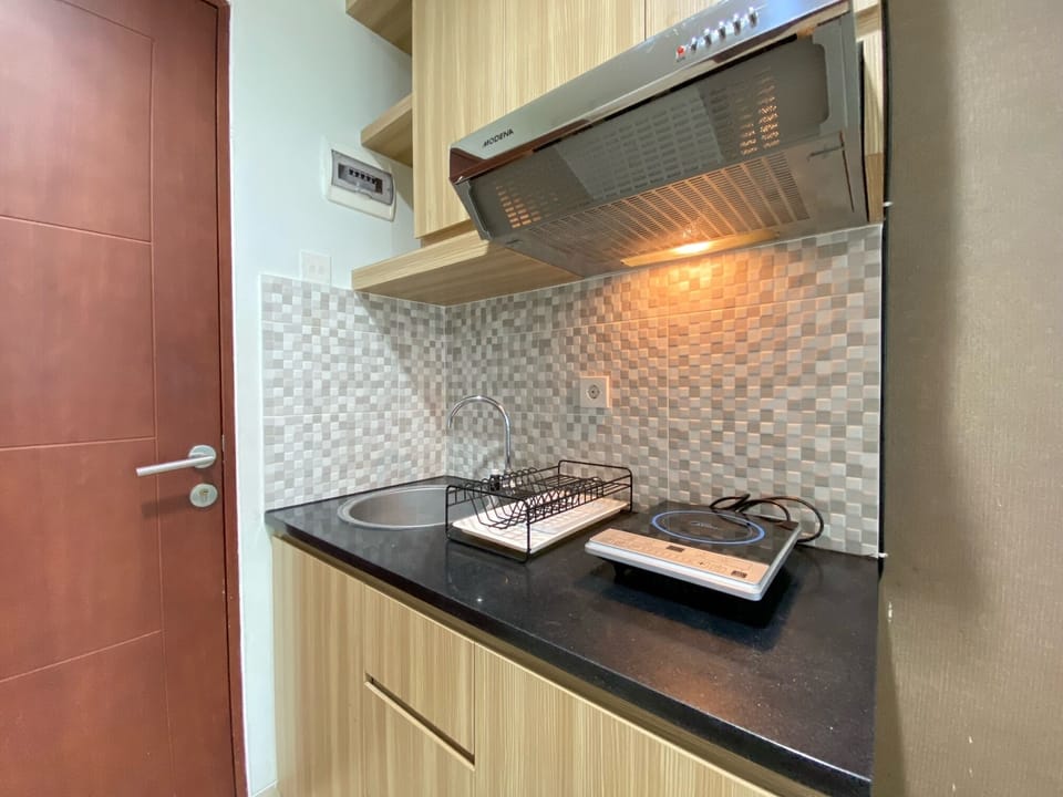 Studio | Private kitchen | Fridge, stovetop, cookware/dishes/utensils