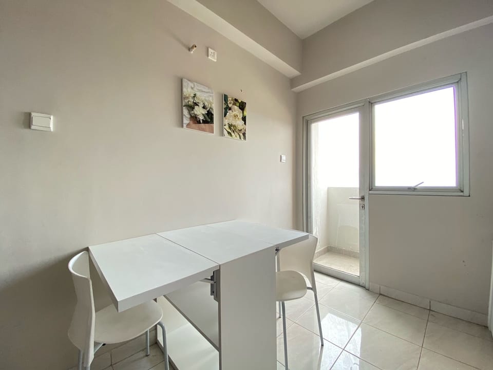Apartment, 2 Bedrooms | Dining room
