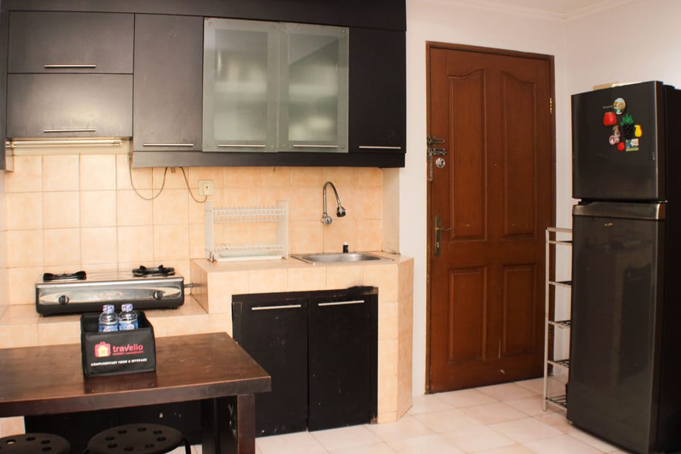 Apartment, 2 Bedrooms | Private kitchen | Fridge, stovetop, cookware/dishes/utensils
