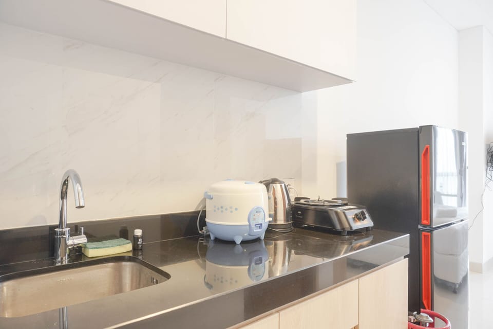 Studio | Private kitchen | Fridge, stovetop, cookware/dishes/utensils