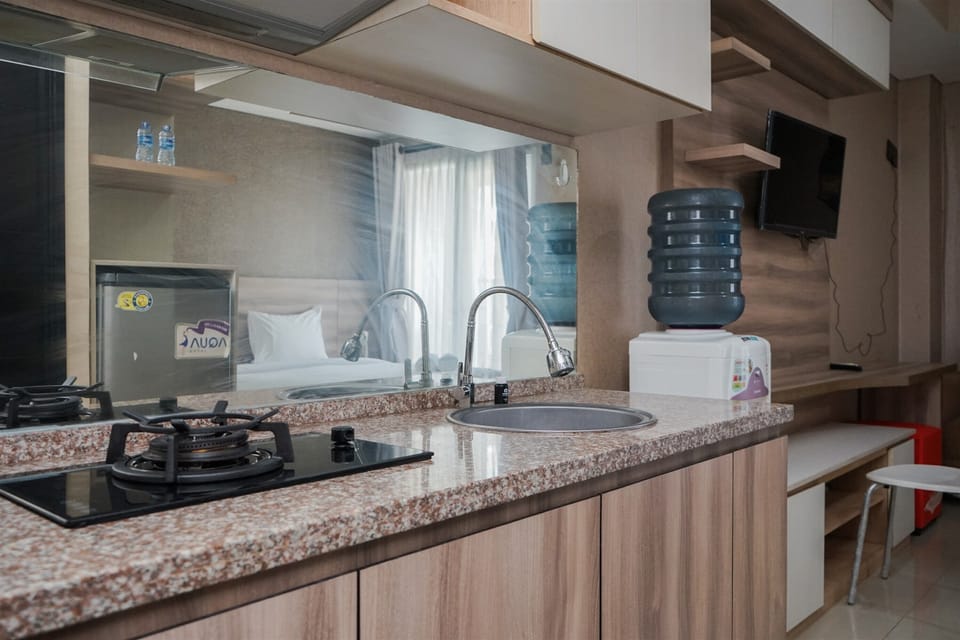 Studio | Private kitchen | Fridge, stovetop, cookware/dishes/utensils