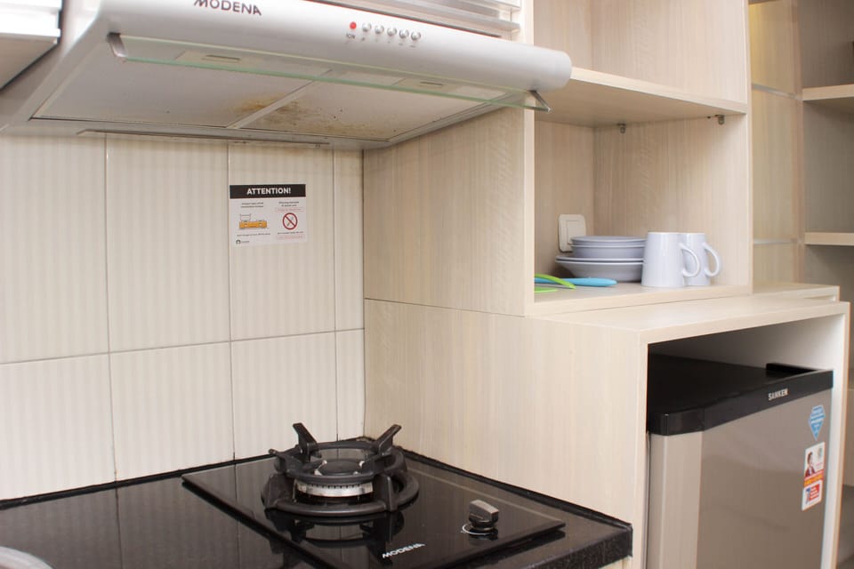 Studio | Private kitchen | Fridge, stovetop, cookware/dishes/utensils