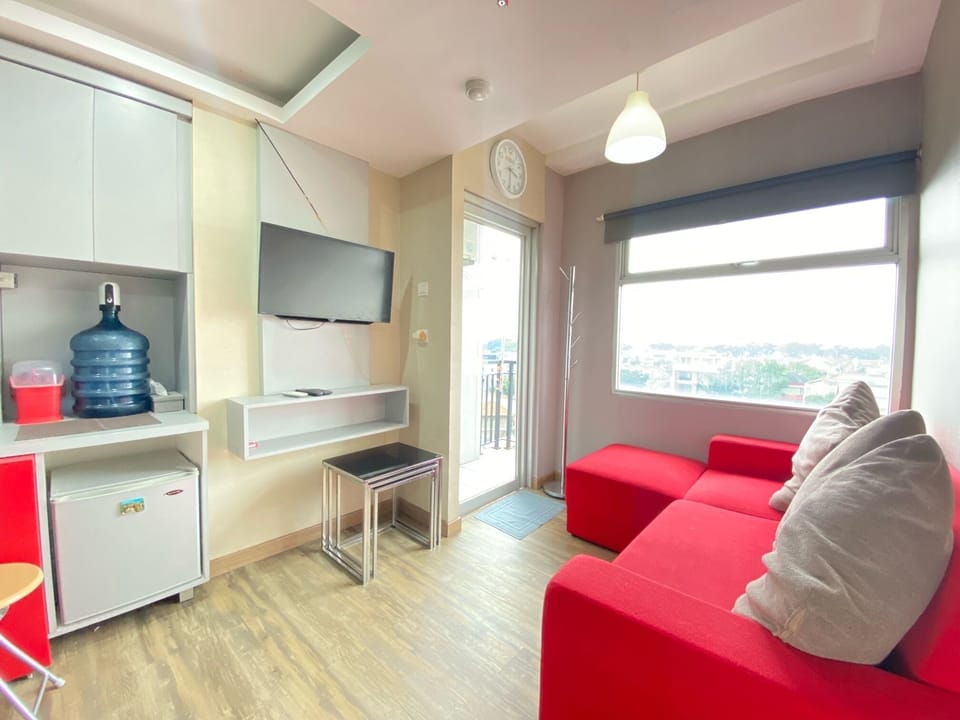 Apartment, 2 Bedrooms | Living area | TV