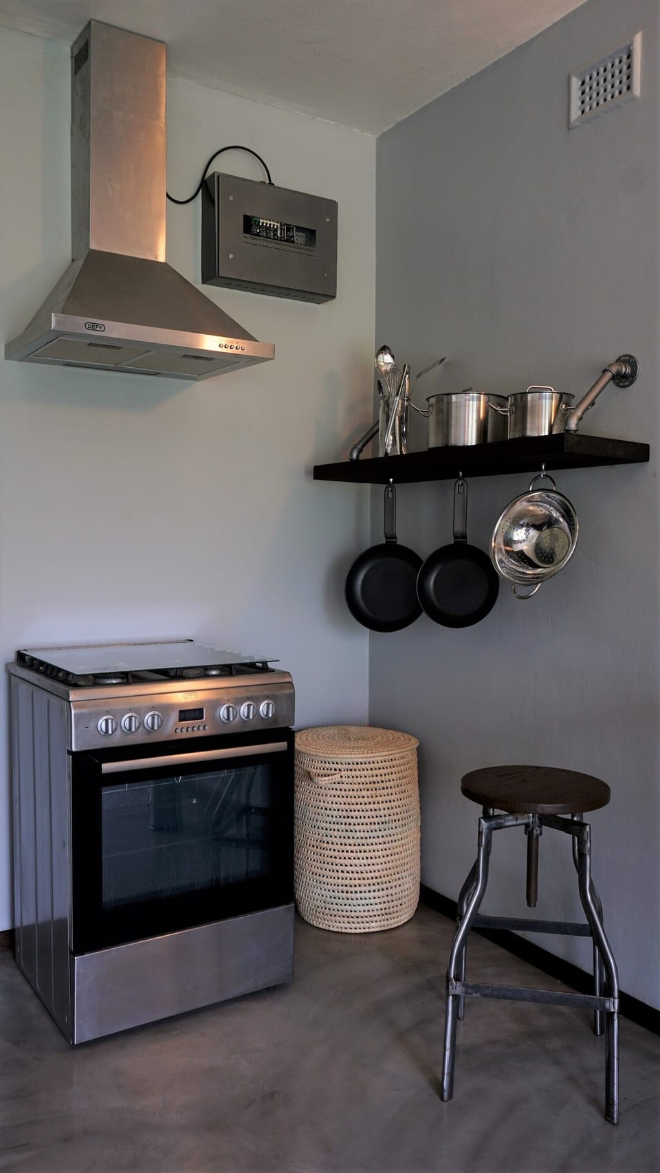Luxury Studio, 1 King Bed | Private kitchen | Fridge, oven, stovetop, electric kettle