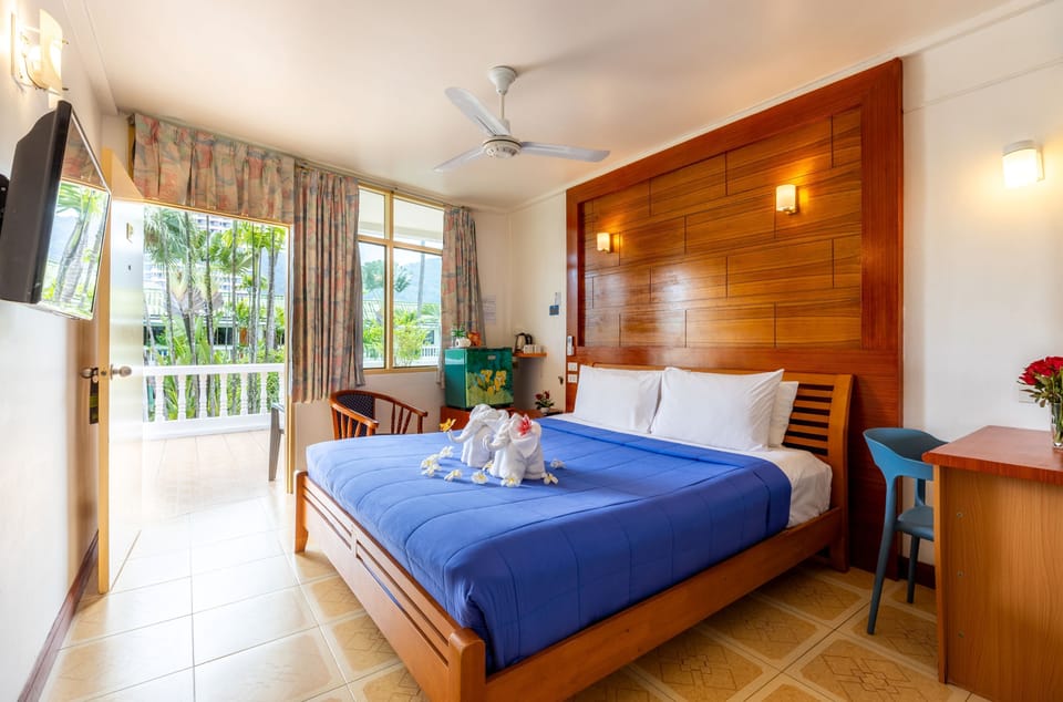 Deluxe Double Room, 1 King Bed | Room amenity
