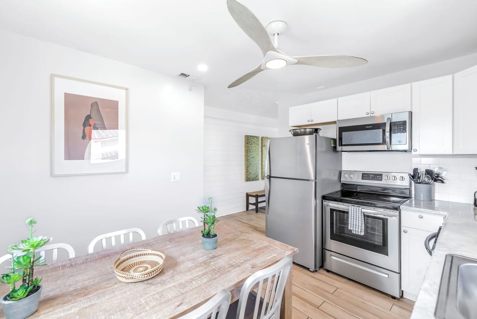 Eat-in kitchen with all major and minor appliances, and lots of counter space.