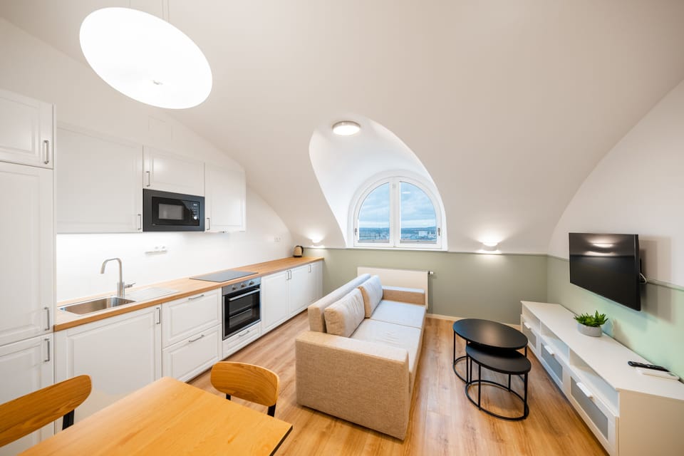 Desk, laptop workspace, iron/ironing board, free WiFi