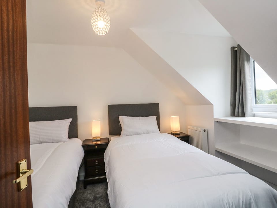 6 Lowlands Cottage in Scotland