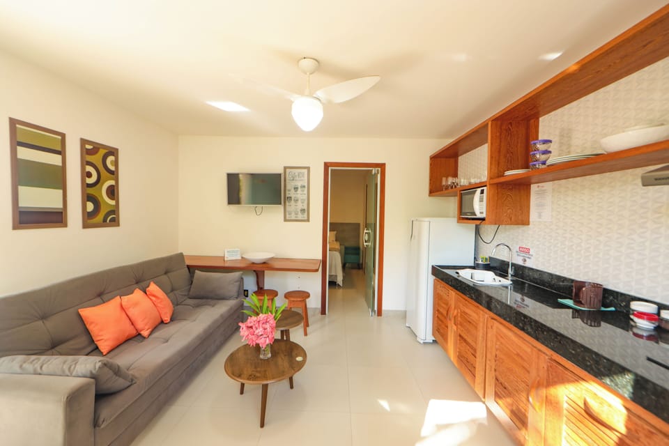 Superior Apartment | Private kitchen | Fridge, microwave, toaster, blender