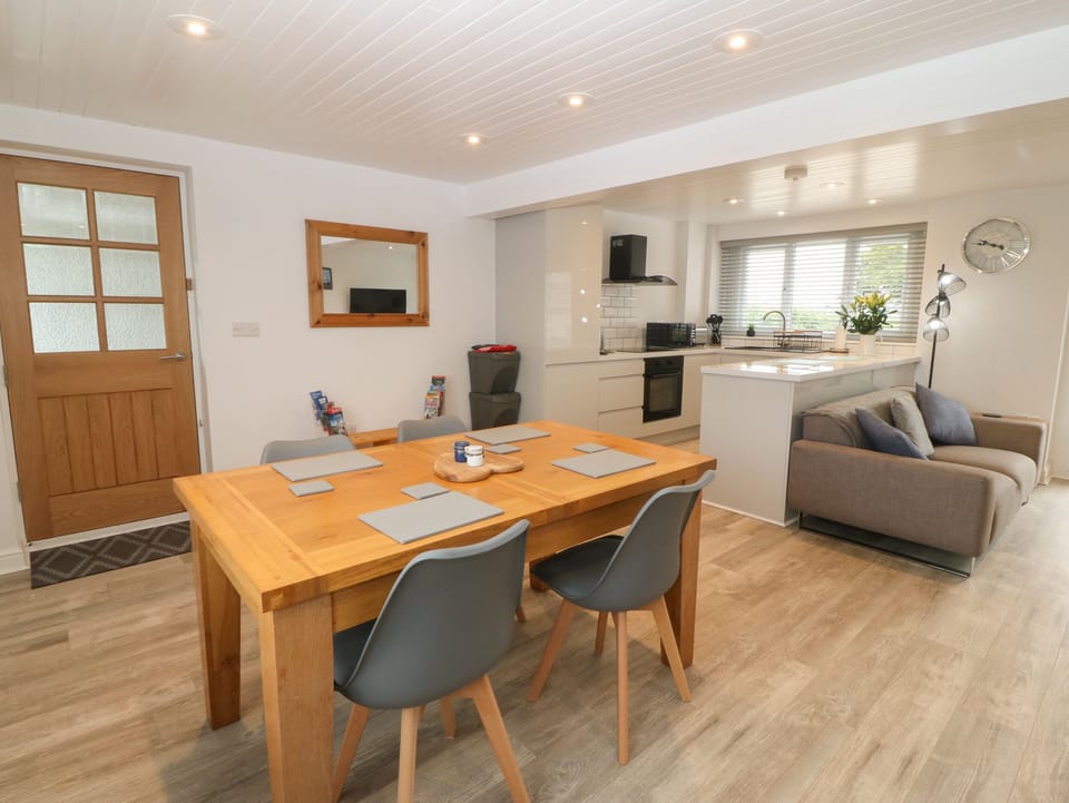 Cottage | Interior
