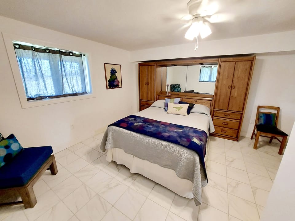 Bedroom 1 queen bed.
desk and chair
drawers for storage 
closet with hangers