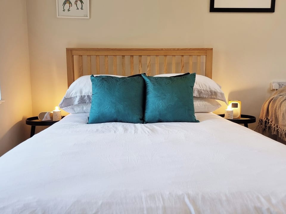 Double bedroom area | The Piggery, Carlingcott, near Bath