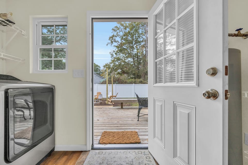 Laundry Room/ Door to back deck 