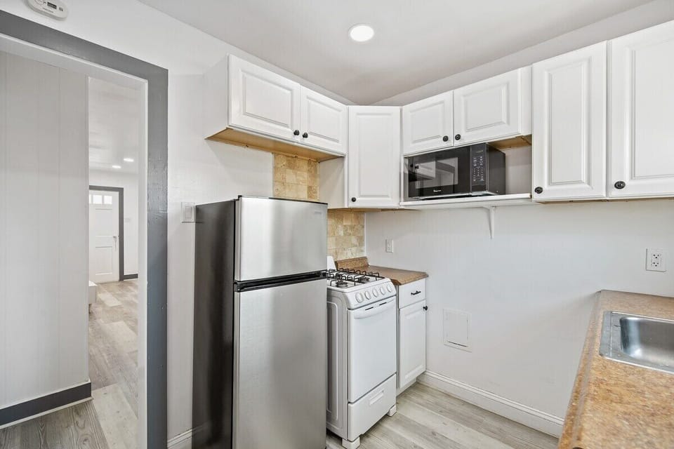 Fully equipped kitchen