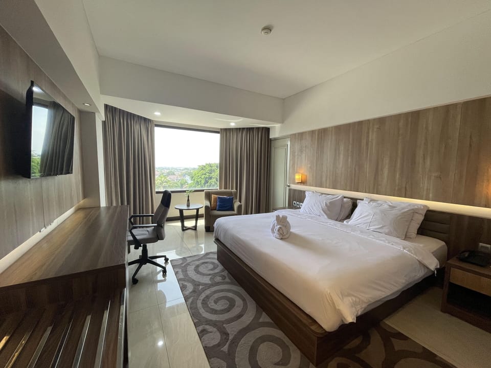 Super Deluxe King | Desk, laptop workspace, free WiFi, bed sheets