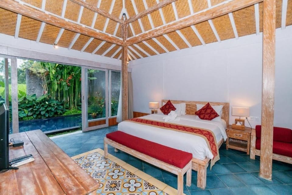 Villa, 1 Bedroom, Private Pool | In-room safe, desk, WiFi (free), bed sheets