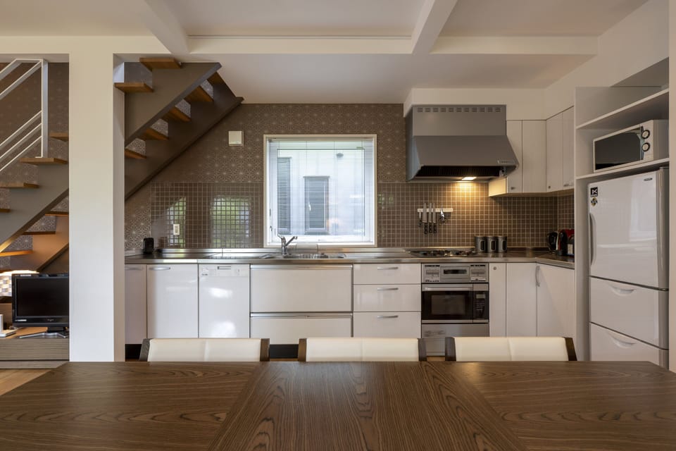House | Private kitchen | Full-size fridge, microwave, oven, stovetop