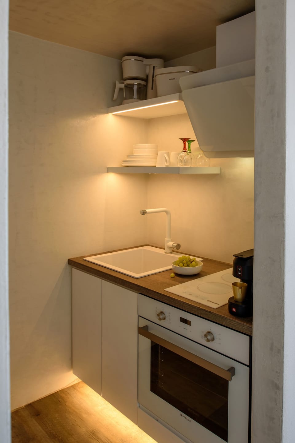 Amorgos | Private kitchen | Fridge, oven, stovetop, electric kettle