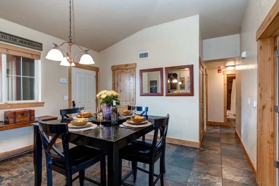 Dining Area with seating for four
