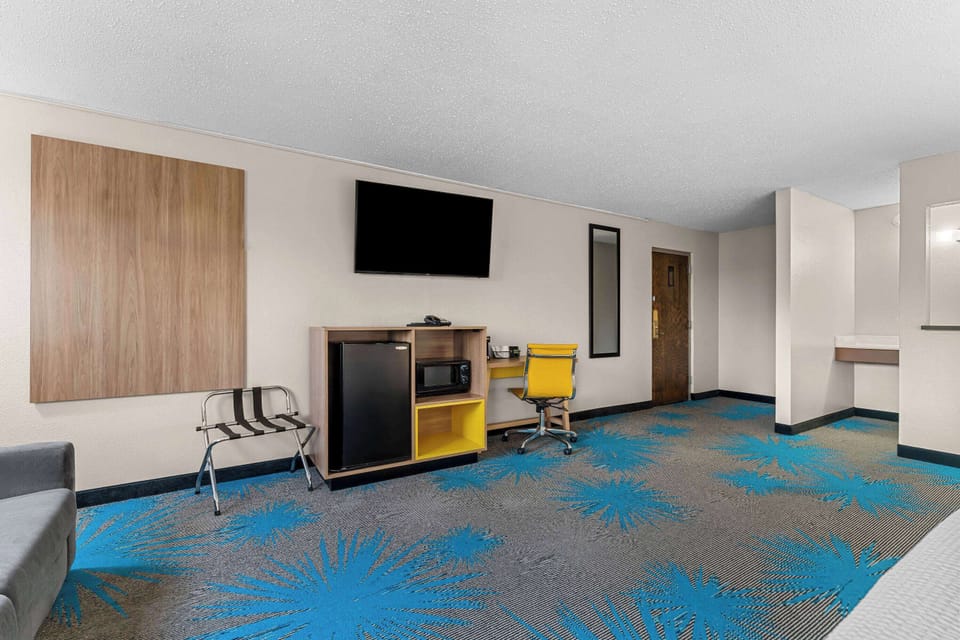Studio Suite, 2 Queen Beds, Non Smoking | Desk, blackout drapes, iron/ironing board, free cribs/infant beds