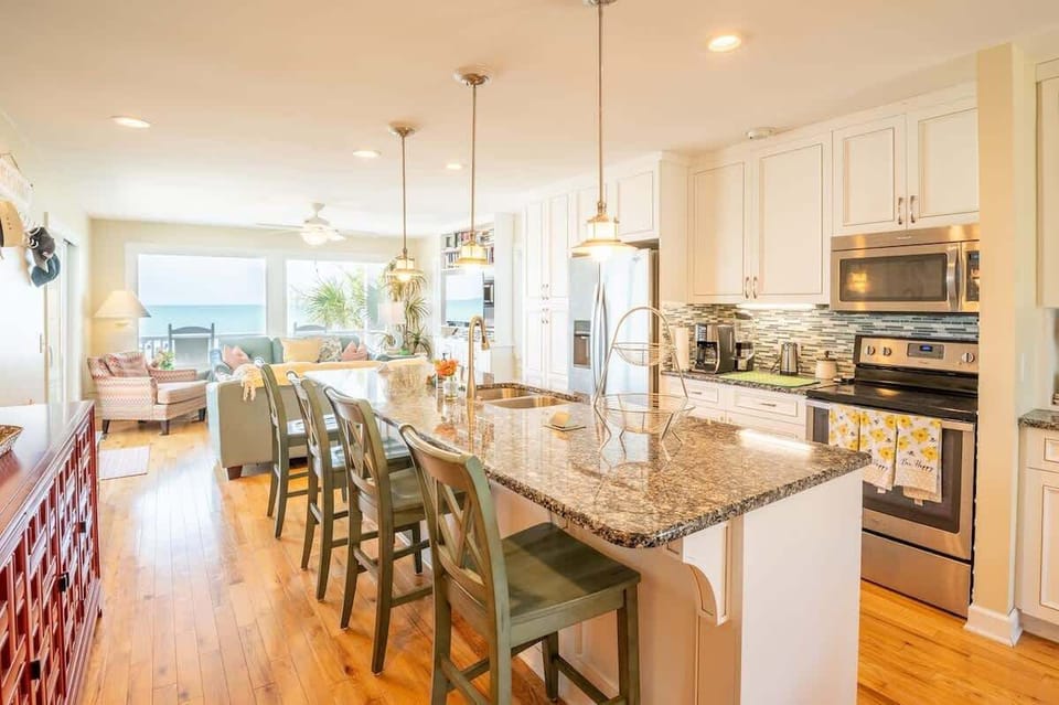 Second Floor - Large Kitchen with Seating