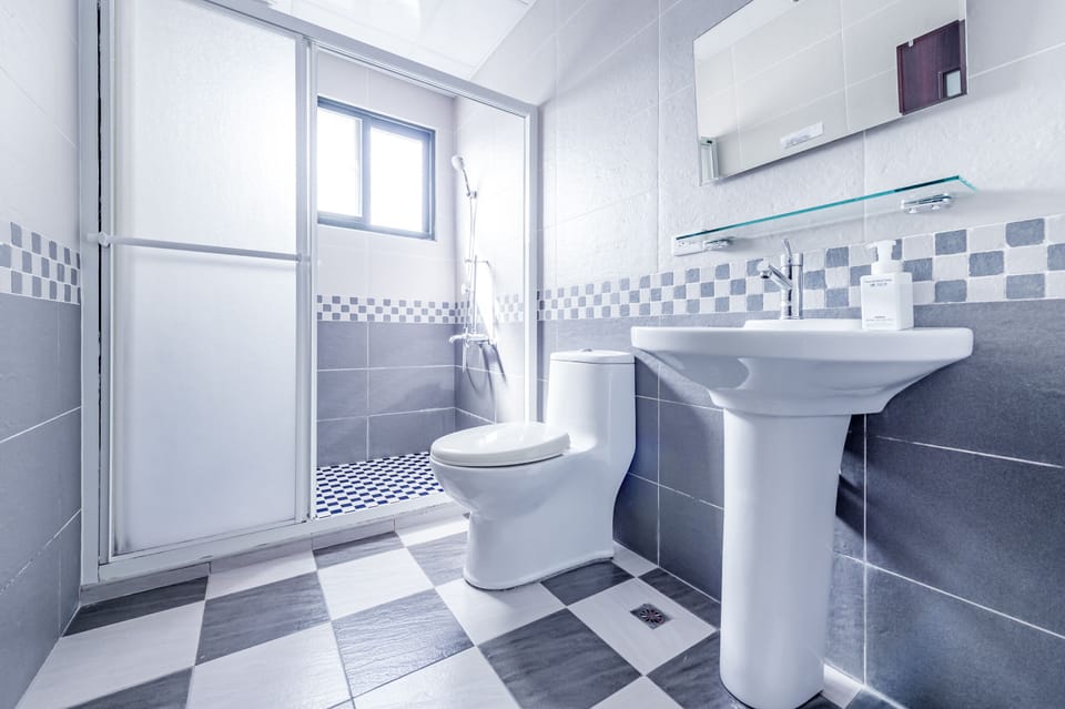 Standard Double Room | Bathroom | Shower, free toiletries, hair dryer, slippers