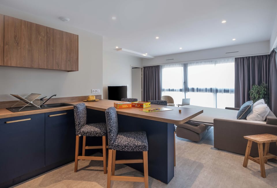 Apartment | Desk, laptop workspace, WiFi (free), bed sheets