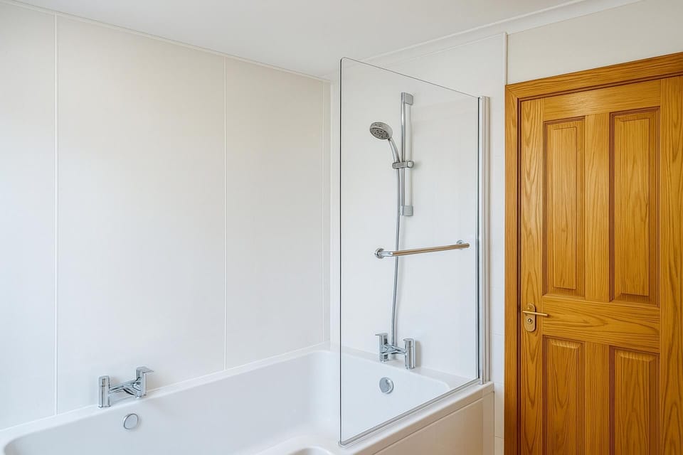 3 Bed Bungalow - Sleeps 6 - Pet Friendly - Parking Cottage in Scotland