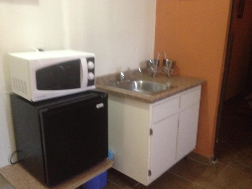 Fridge, microwave