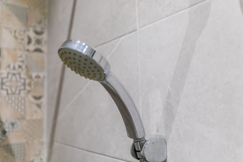 Classic Room | Bathroom | Shower, rainfall showerhead, hair dryer (on request), bathrobes
