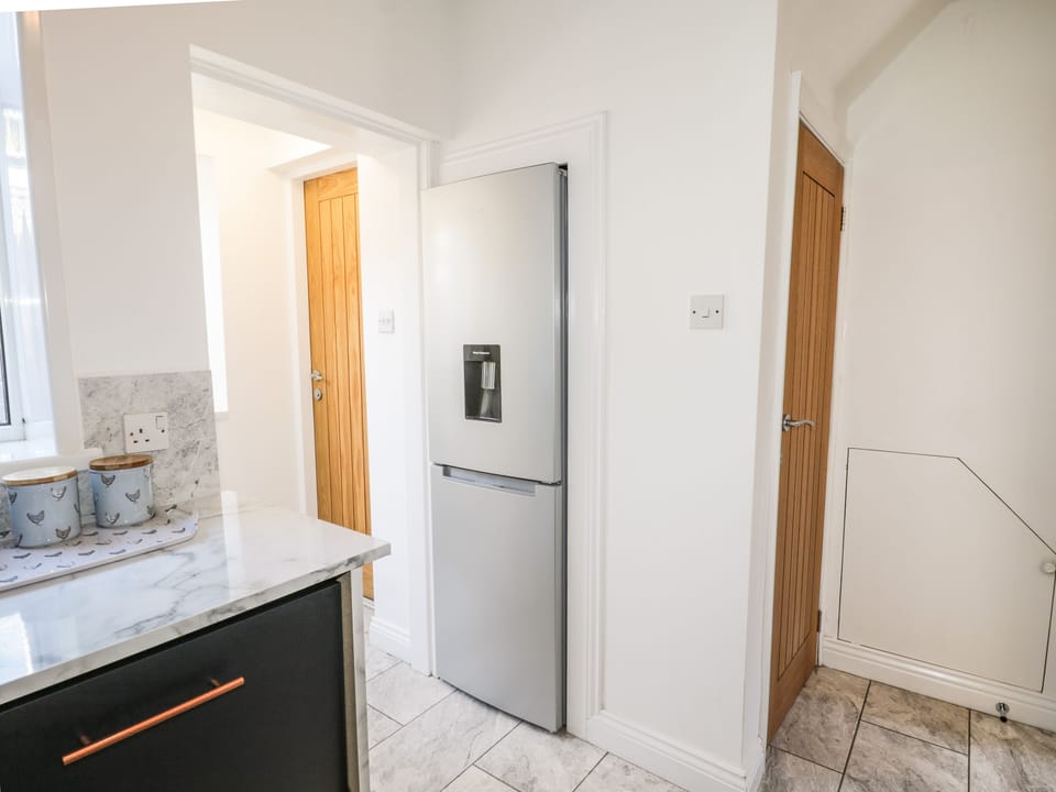 Cottage | 2 bedrooms, WiFi (free), individually decorated, individually furnished