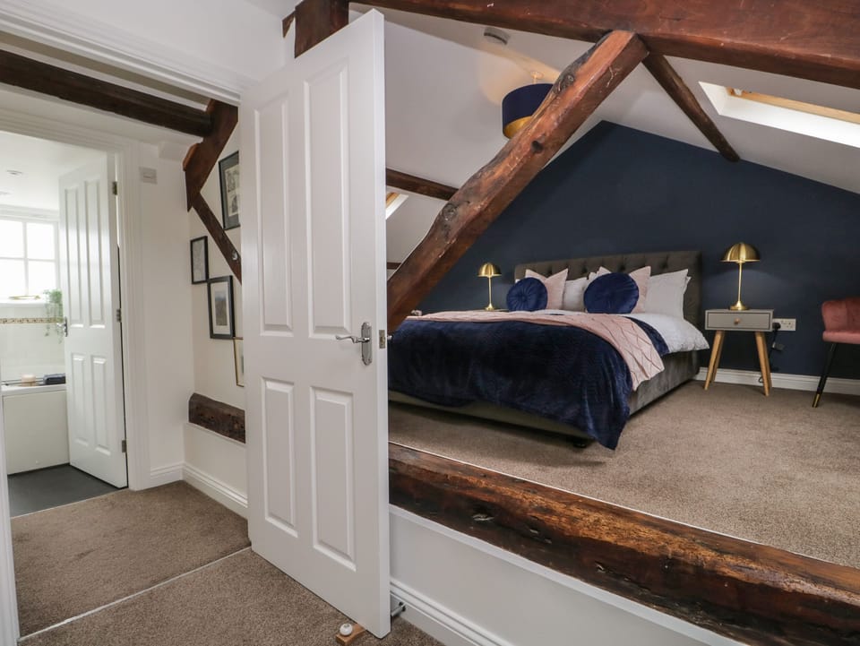 3 Old Pharmacy Court Cottage in England