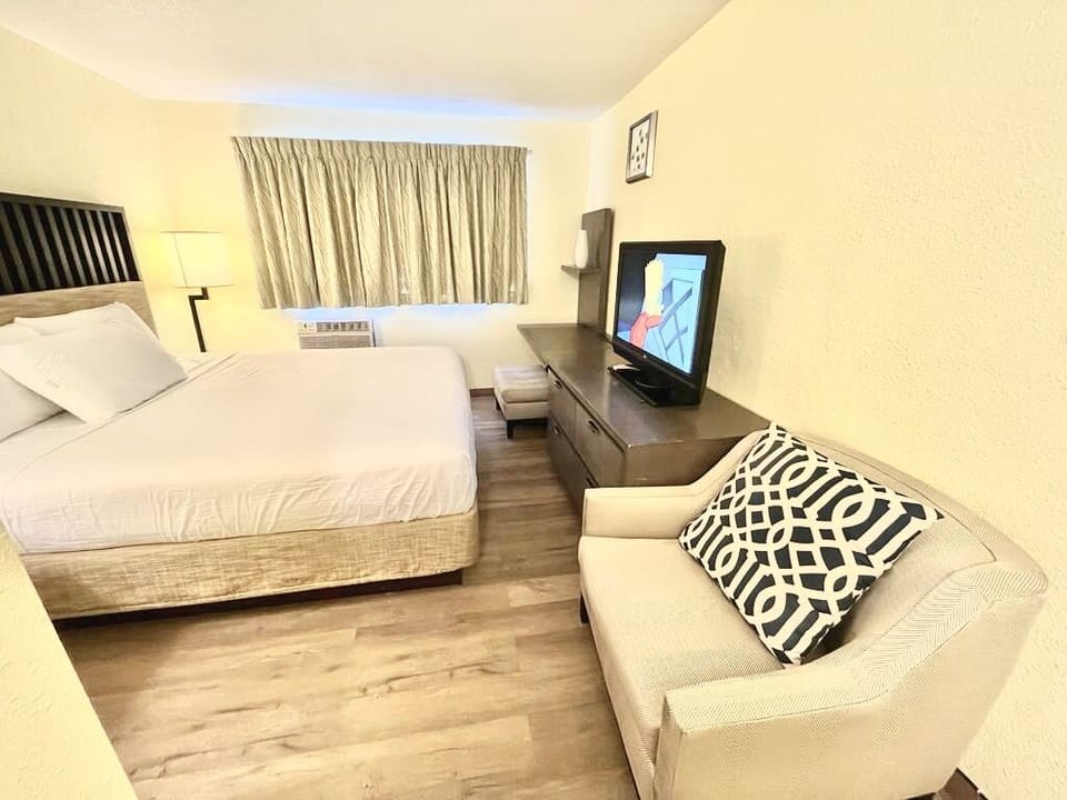 Basic Double Room | Free WiFi, bed sheets