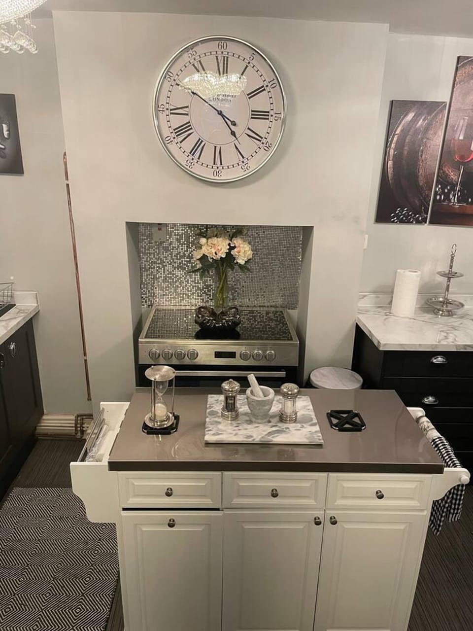 House | Private kitchen | Fridge, microwave, oven, stovetop