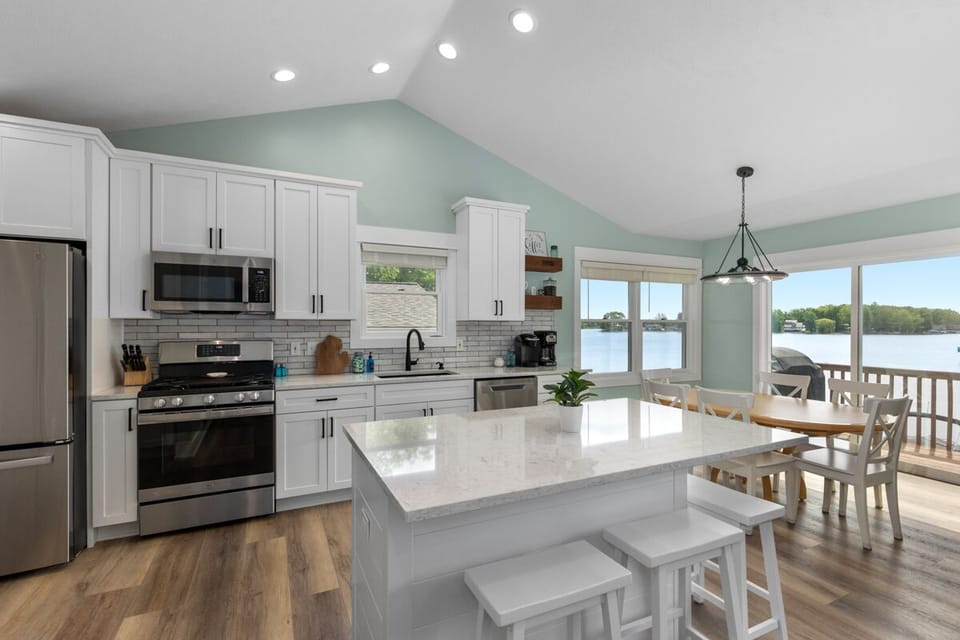 Kitchen with coffee bar area
