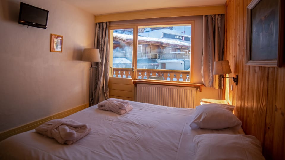 Superior Double Room | In-room safe, cribs/infant beds, rollaway beds, free WiFi