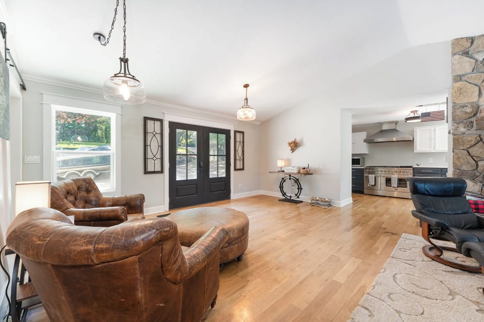 Main level sitting area