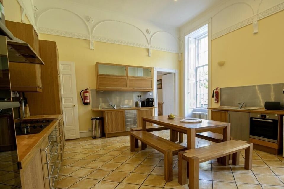 Cottage | Private kitchen | Fridge, dishwasher, cookware/dishes/utensils