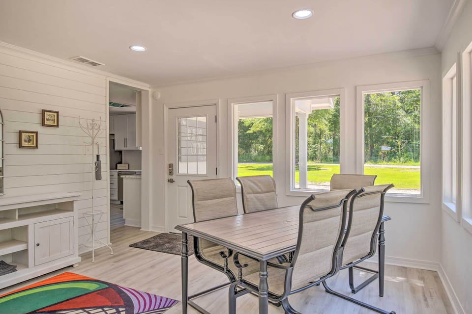 Sun Room | Lounge Furniture | Mini Fridge
